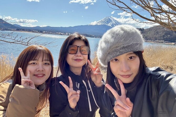 Tokyo: Mt.Fuji & Lake Kawaguchiko 1-Day Bus Tour w/Optional Lunch - Saiko Iyashi no Sato Nenba and its thatched roofs