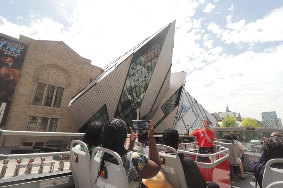 Toronto City Tour: 2-Hour Open-Top Experience - Chinatown and the Art Gallery of Ontario