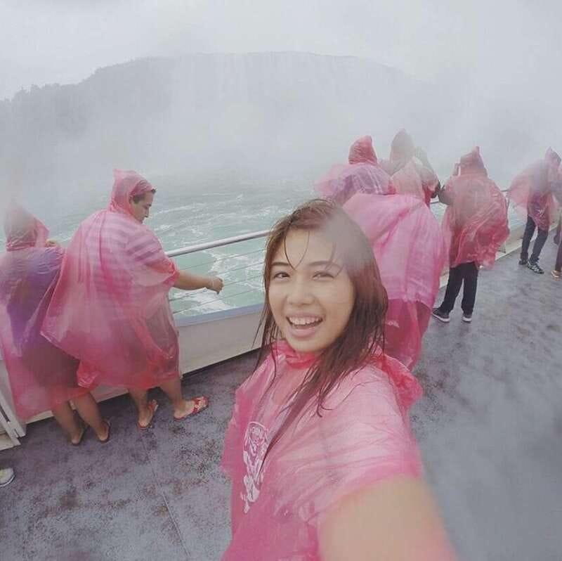 Toronto: Niagara Falls Bus Tour with Maple Tasting and NOTL - Who should book this day trip?