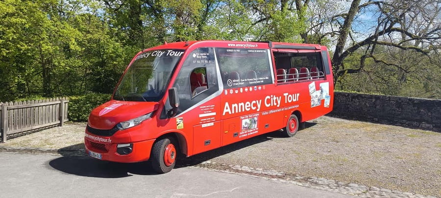 Tour of Annecy by convertible bus - Practical advice for getting more from the hour