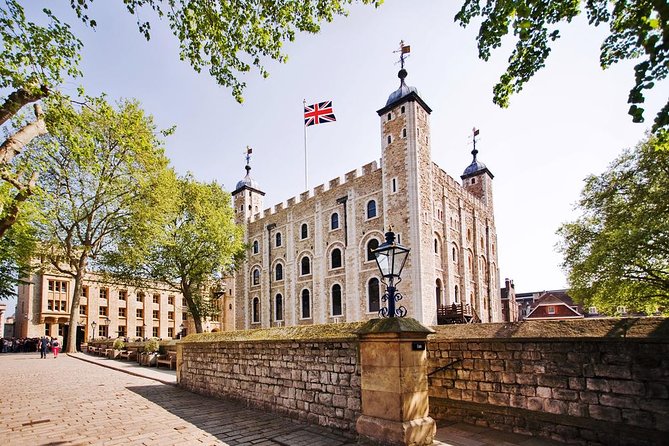 Tower of London with London Hop-On Hop-Off Tour and River Cruise - Starting at the Tower of London