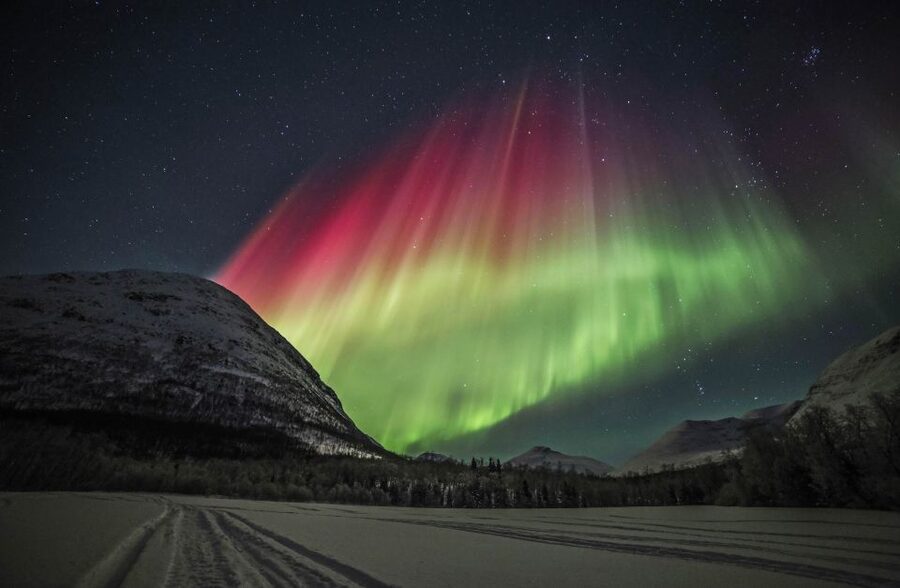 Tromso: Northern Lights Photography Tour by Bus (or miniBus) - Reaching the viewpoint