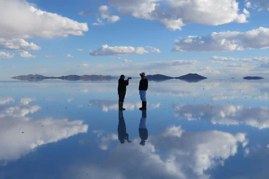 Uyuni tour express from La Paz by bus - Incahuasi Island and lunch on the salar
