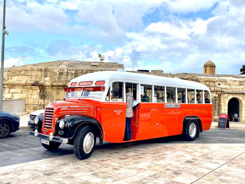 Valletta: Sunday Vintage Bus to Marsaxlokk - Arriving in Marsaxlokk on market day