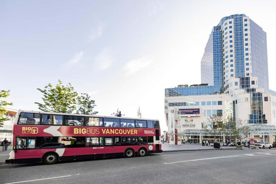Vancouver: Hop-on Hop-off Sightseeing Tour with 10 Stops - Canada Place, Coal Harbour, and the waterfront
