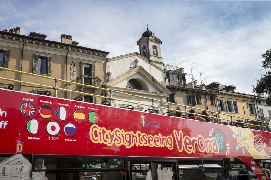 Verona: Hop-on Hop-off Tour 24 or 48-Hour Ticket - The Roman Theatre and Juliet’s House stops