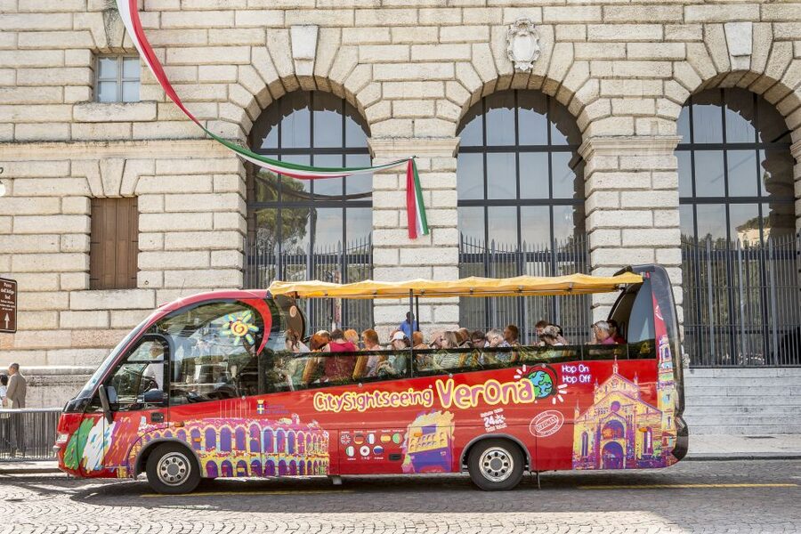 Verona: Hop-on Hop-off Tour 24 or 48-Hour Ticket - Starting at Piazza Bra and the Arena