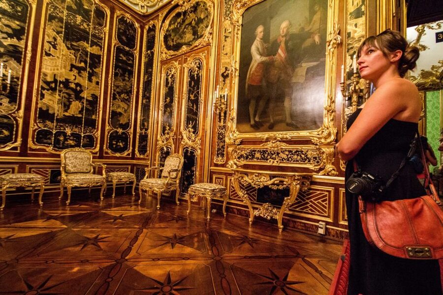 Vienna: Bus & Schönbrunn Palace Skip-the-Line Guided Tour - Who should book this tour?