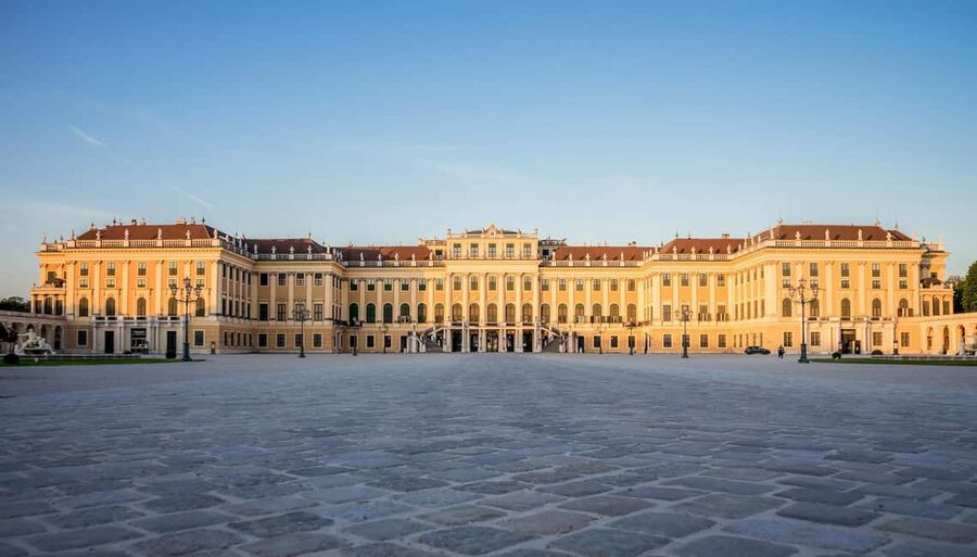 Vienna: EasyCityPass | City Card | Bus Metro Tram | Savings - A sensible first day around central Vienna