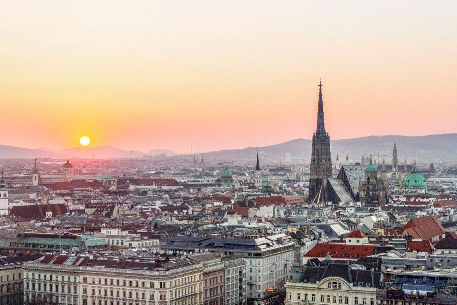 Vienna: EasyCityPass | City Card | Bus Metro Tram | Savings - Family value and the child-free transport benefit