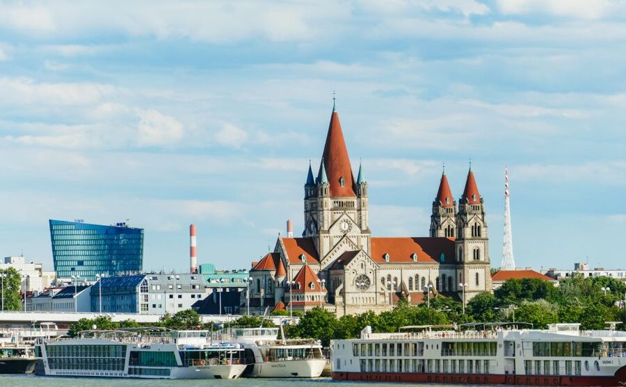 Vienna: EasyCityPass | City Card | Bus Metro Tram | Savings - Airport transfers: the detail that can spoil the budget