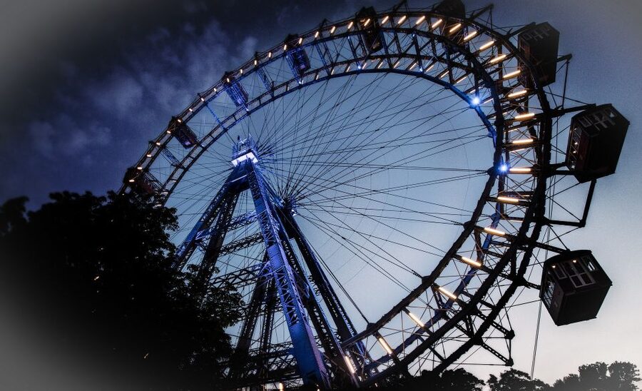 Vienna: Panoramic Night Tour by Bus - Music, commentary, and the comfort factor