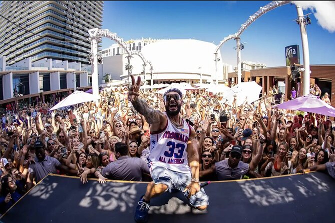VIP Vegas Pool Crawl: Drinks, Entry & Party Bus - Stop two: the value of changing venues