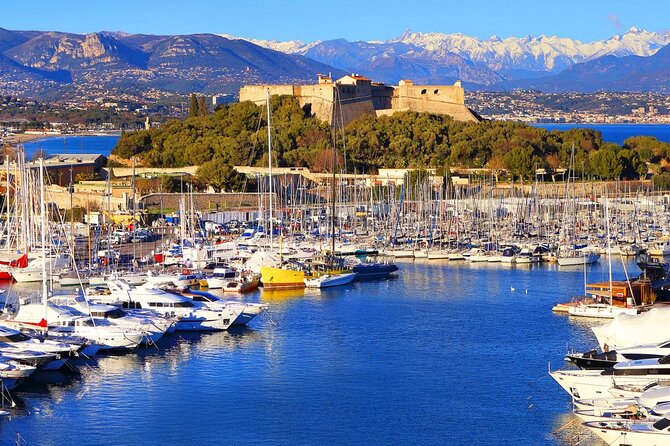 Visit of Antibes Juan-Les-Pins by convertible bus - Why this bus is useful in Antibes