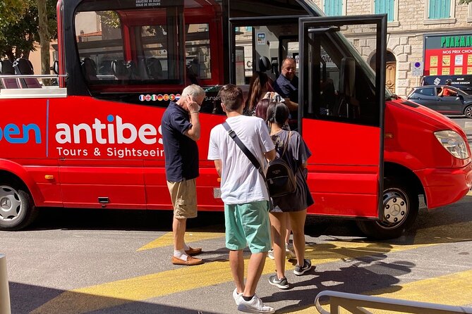 Visit of Antibes Juan-Les-Pins by convertible bus - Fort Carré and the historic side of the route