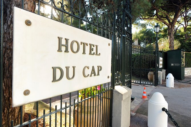 Visit of Antibes Juan-Les-Pins by convertible bus - Garoupe Beach and the Tire-Poil trail