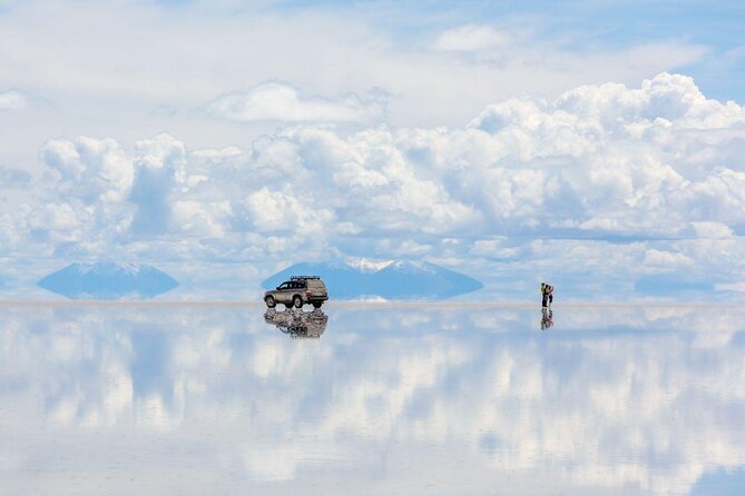 Visit to Uyuni Salt Flats from La Paz Bolivia by Bus - Leaving La Paz after dark