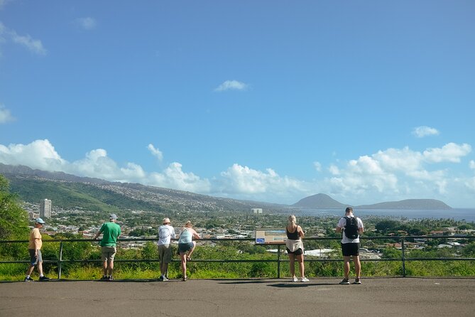 Waikiki Trolley Blue Line Coastline & Local Grindz Hop-on Hop-off - Rainbow Drive-In brings the local food angle