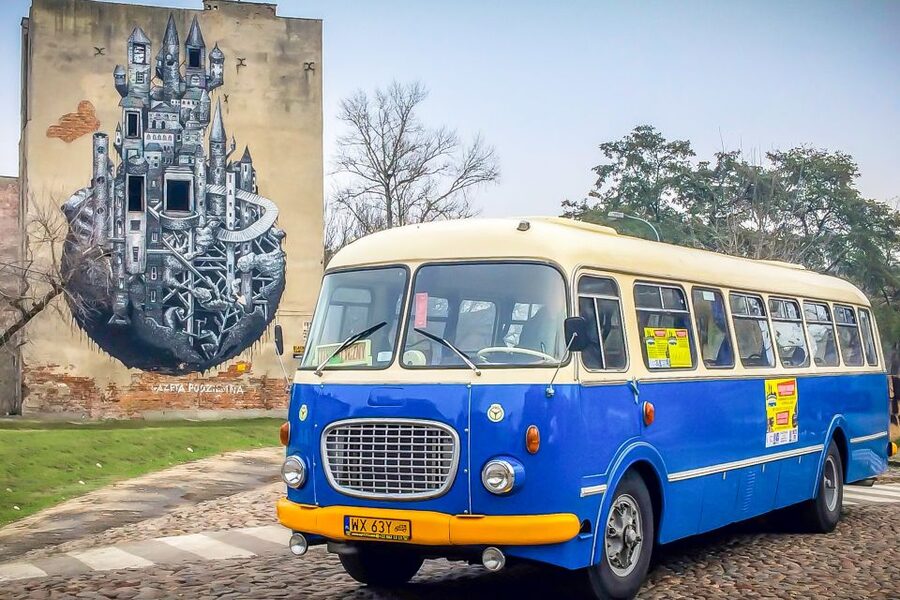 Warsaw: 2.5-Hour Dark Side - Praga District by a Retro Bus - The Praga Bermuda Triangle