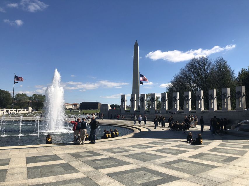 Washington DC: Bus Tour to the Highlights of the Capital - Lincoln Memorial and the best major walk