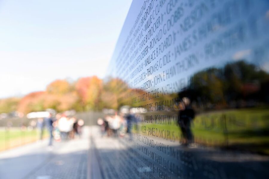 Washington DC: Bus Tour to the Highlights of the Capital - The White House stop and a short walk