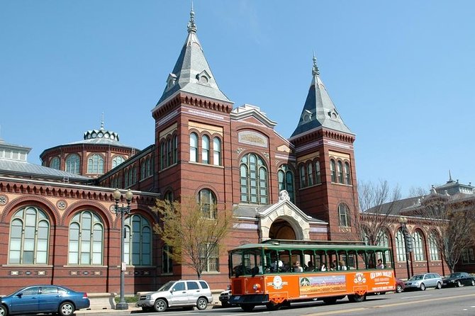 Washington DC Hop-On Hop-off Trolley Tour with 15 Stops - Penn Quarter brings culture and city life