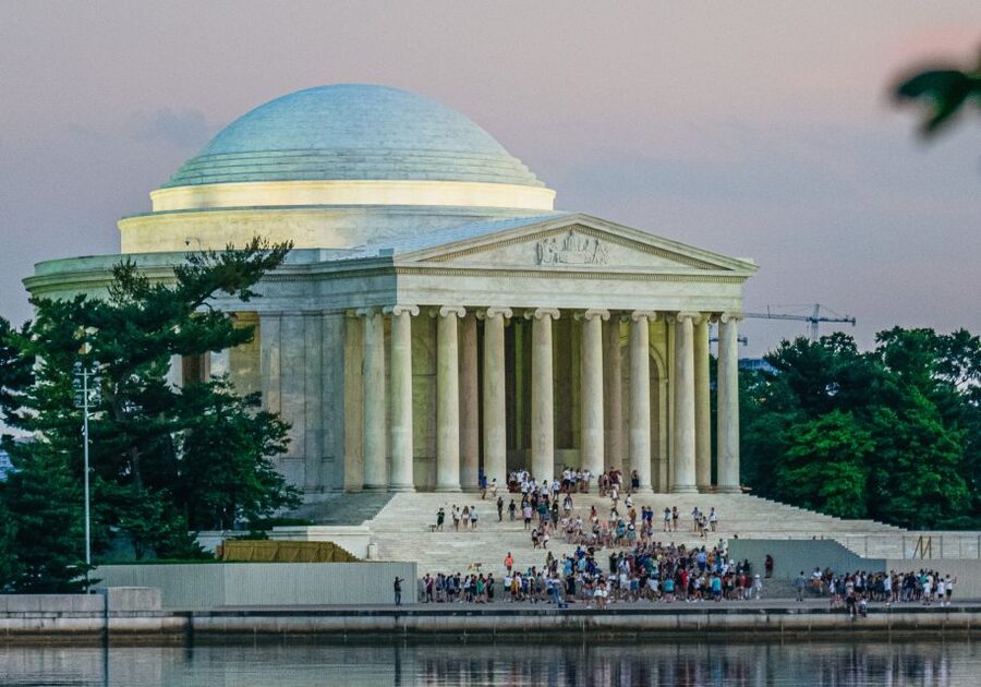 Washington DC: National Mall Night Bus Tour - The Tidal Basin and Thomas Jefferson Memorial