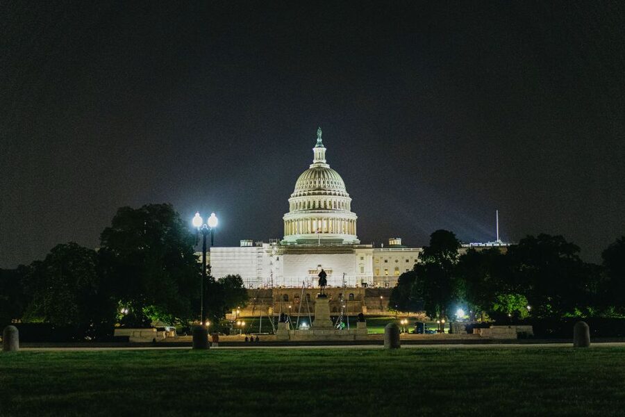 Washington DC: National Mall Night Bus Tour - Meeting at the U.S. Navy Memorial