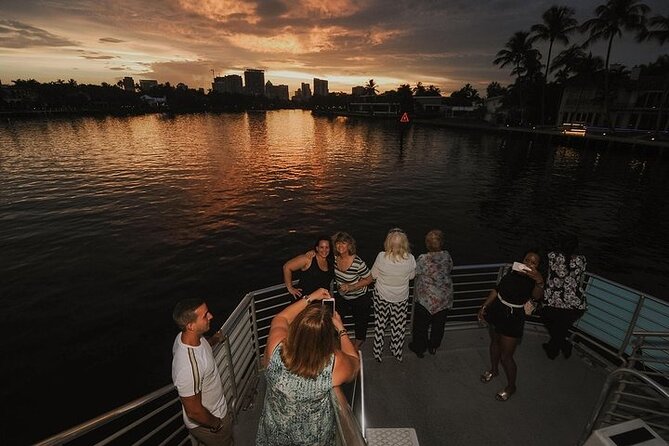 Water Taxi evening hop-on hop-off sunset sightseeing cruise - Stop 3: 15th Street Fisheries Restaurant