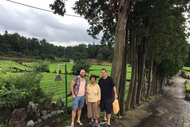 West of Jeju island Bus Tour from Seogwipo city, Jeju island - Aewol Cafe Street and the one-hour pause