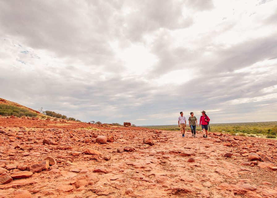 Yulara: Uluru Sunrise and Kata Tjuta Day Trip by Bus - Small details that make the morning easier
