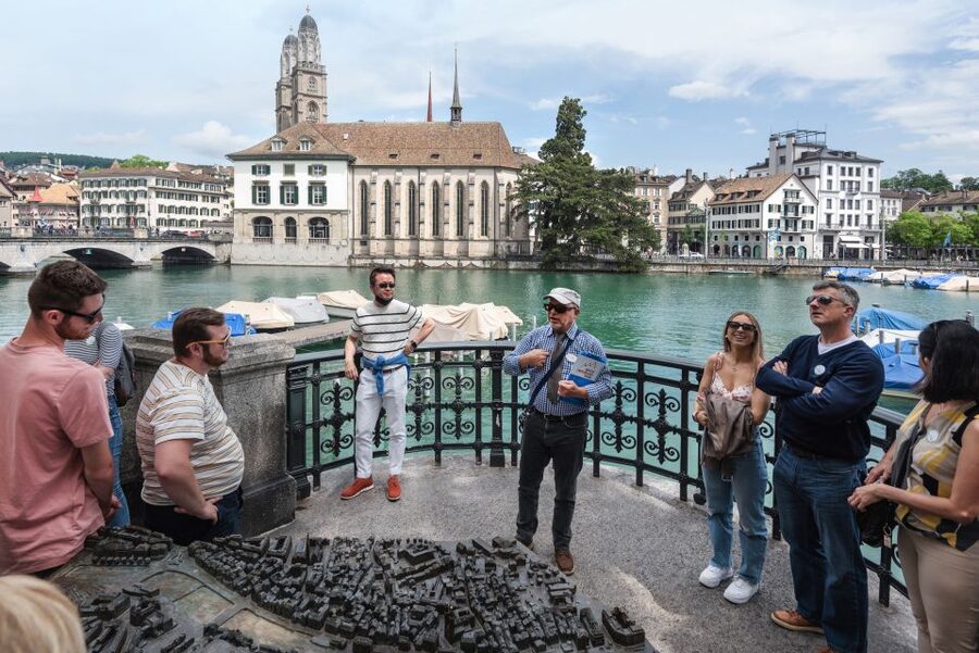 Zurich: City Highlights Tour by Bus, Cable Car, and Ferry - The guides and drivers shape the experience