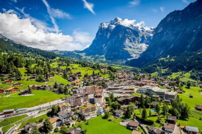 Day Trip to Grindelwald, Interlaken & Lauterbrunnen