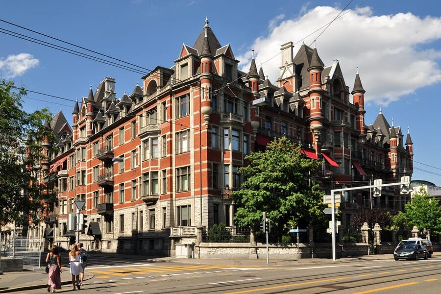 Zurich: Open Top Bus Sightseeing Tour with Optional Cruise - Key points at a glance