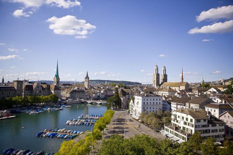 Zurich: Sightseeing Bus Tour with Optional FIFA Museum - What this Zurich tour actually gives you
