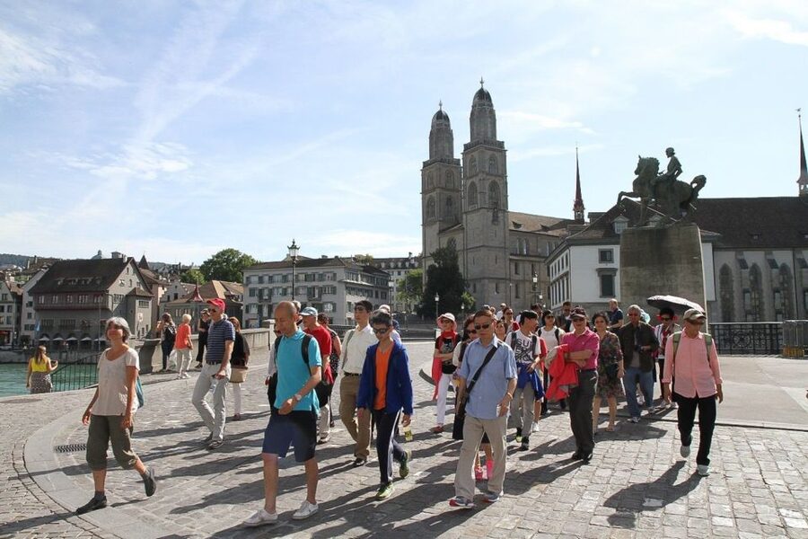Zurich: Sightseeing Bus Tour with Optional FIFA Museum - Zurich’s districts from the bus window
