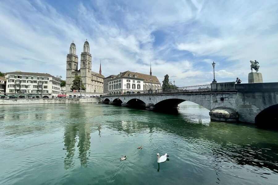 Zurich: Sightseeing Bus Tour with Optional FIFA Museum - Zürichberg for the big view