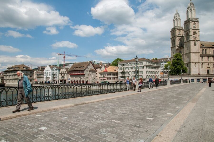 Zurich: Sightseeing Bus Tour with Optional FIFA Museum - Einstein, the university, and modern Zurich